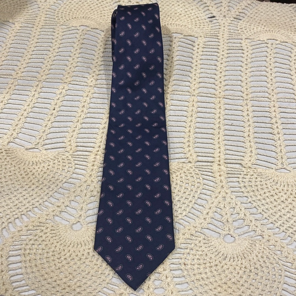 Vintage Ferrell Reed for Nordstrom Navy Blue with Small Pink Paisley Print, EUC